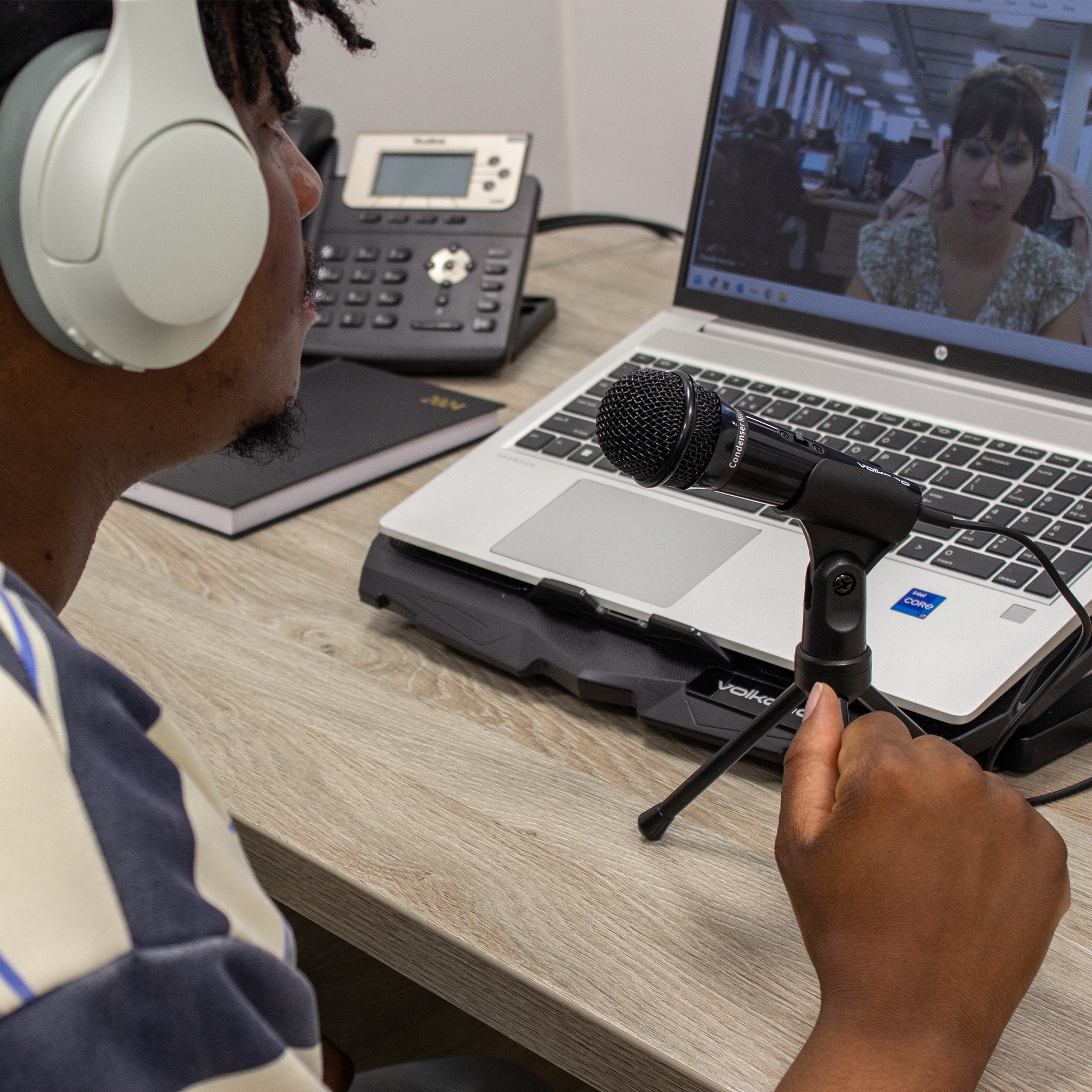 Volkano Stream Vocal Microphone With Tripod Aux - Image 7